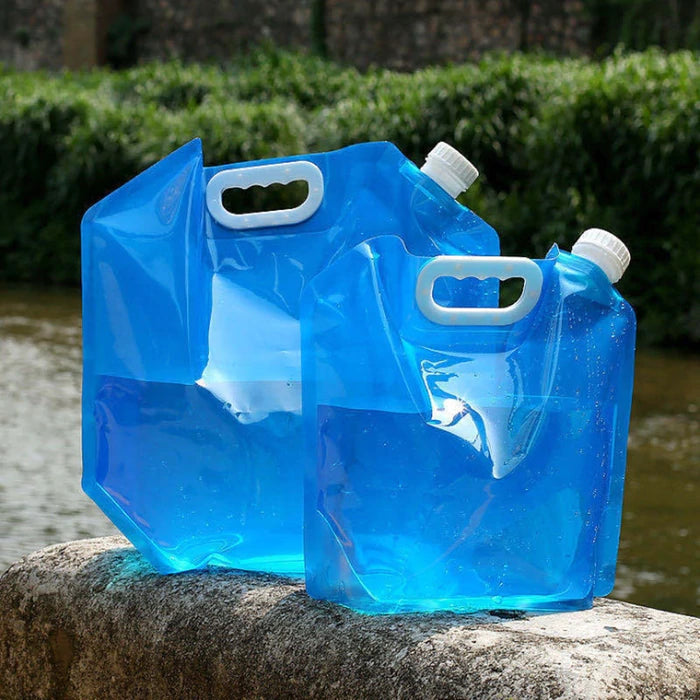 Hopfällbar vattenbehållare som tar minimalt med plats